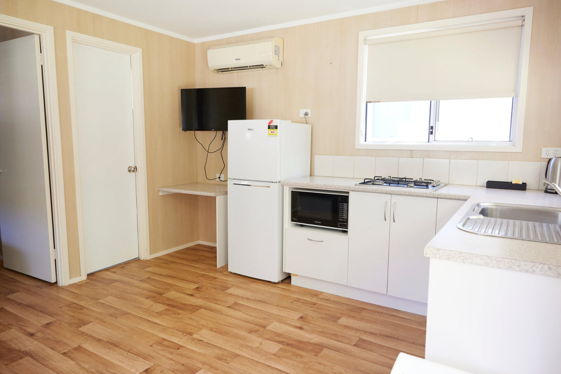 Australind-Tourist-Park-Kitchen-2-1920x1281.jpg