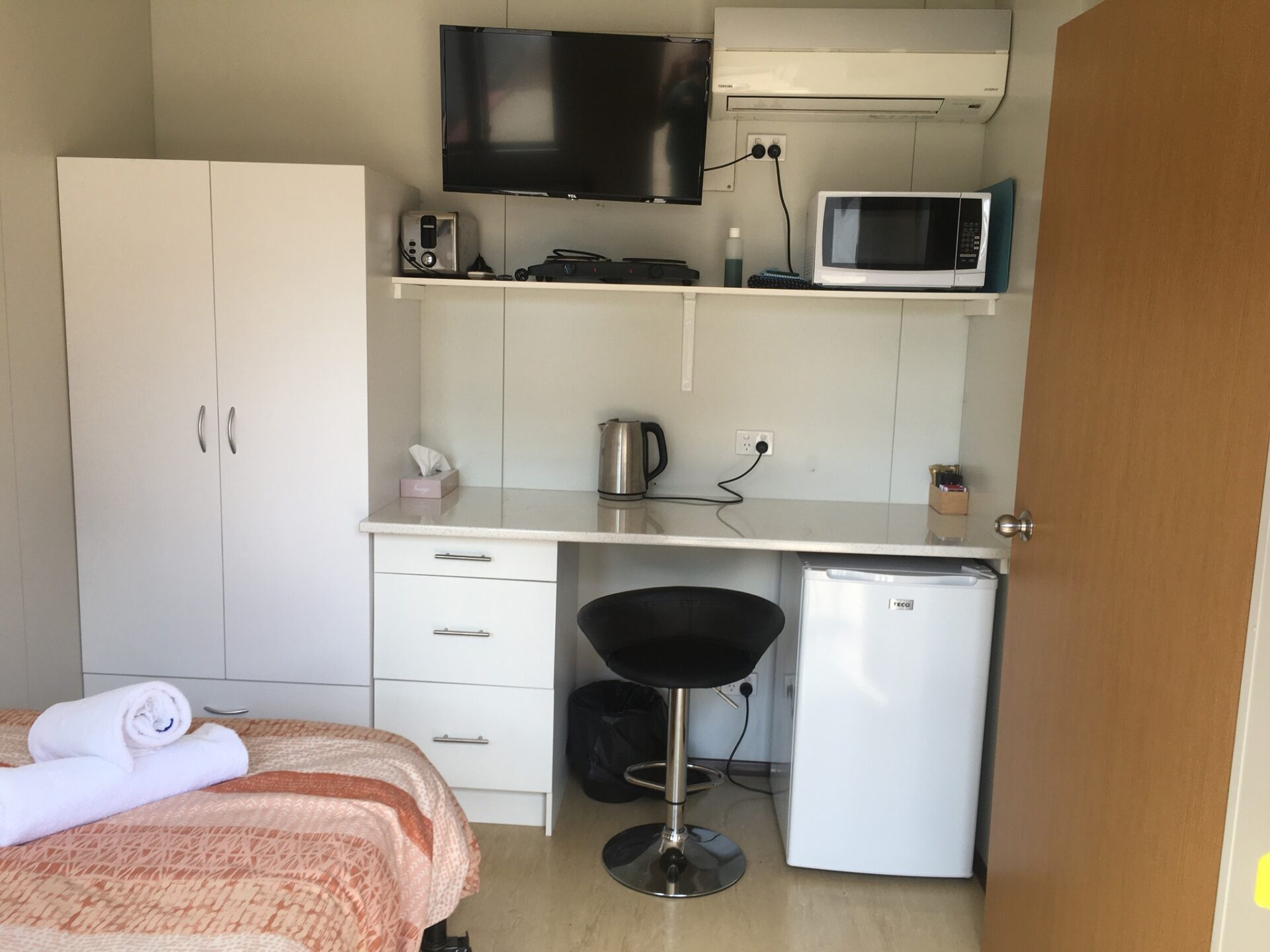 Australind-Tourist-Park-accommodation-interior-2-1920x1440.jpg
