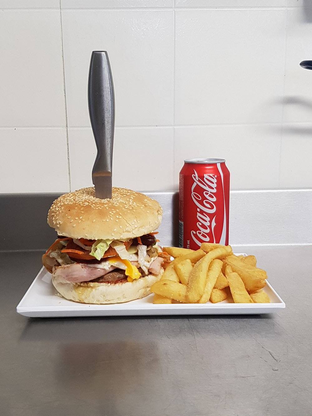 Lake-Brockman-Cafe-Aussie-Bruger.jpg