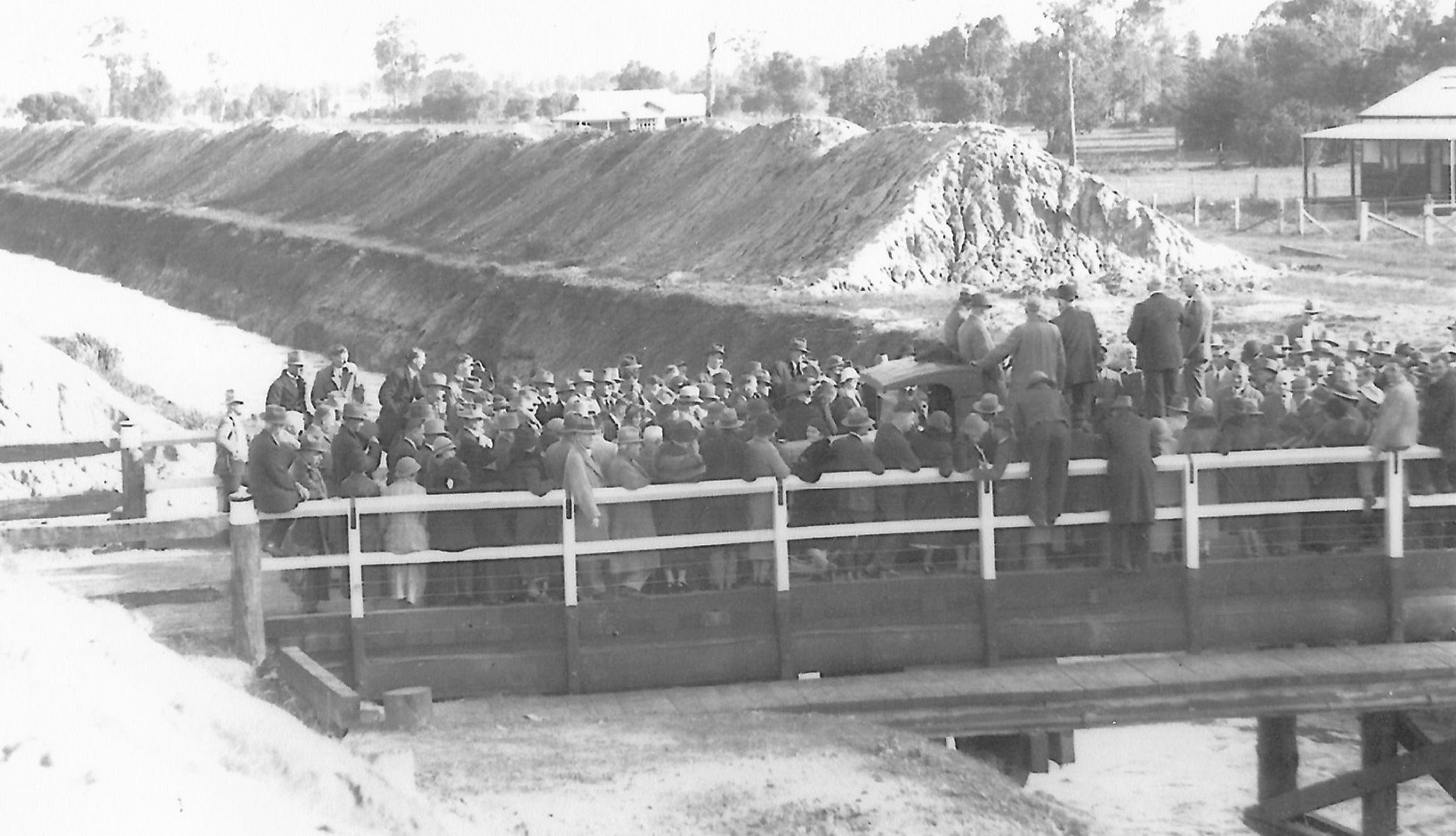Offical-Opening-of-the-Diversion-Drain-1935.jpg