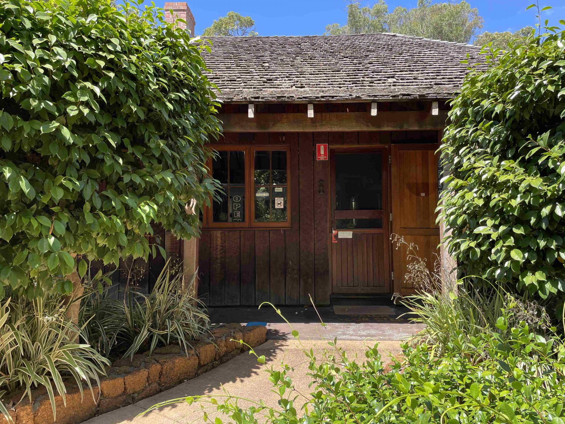 stirling-Cottage-Kitchen-entrance-LR-1920x1440.jpg