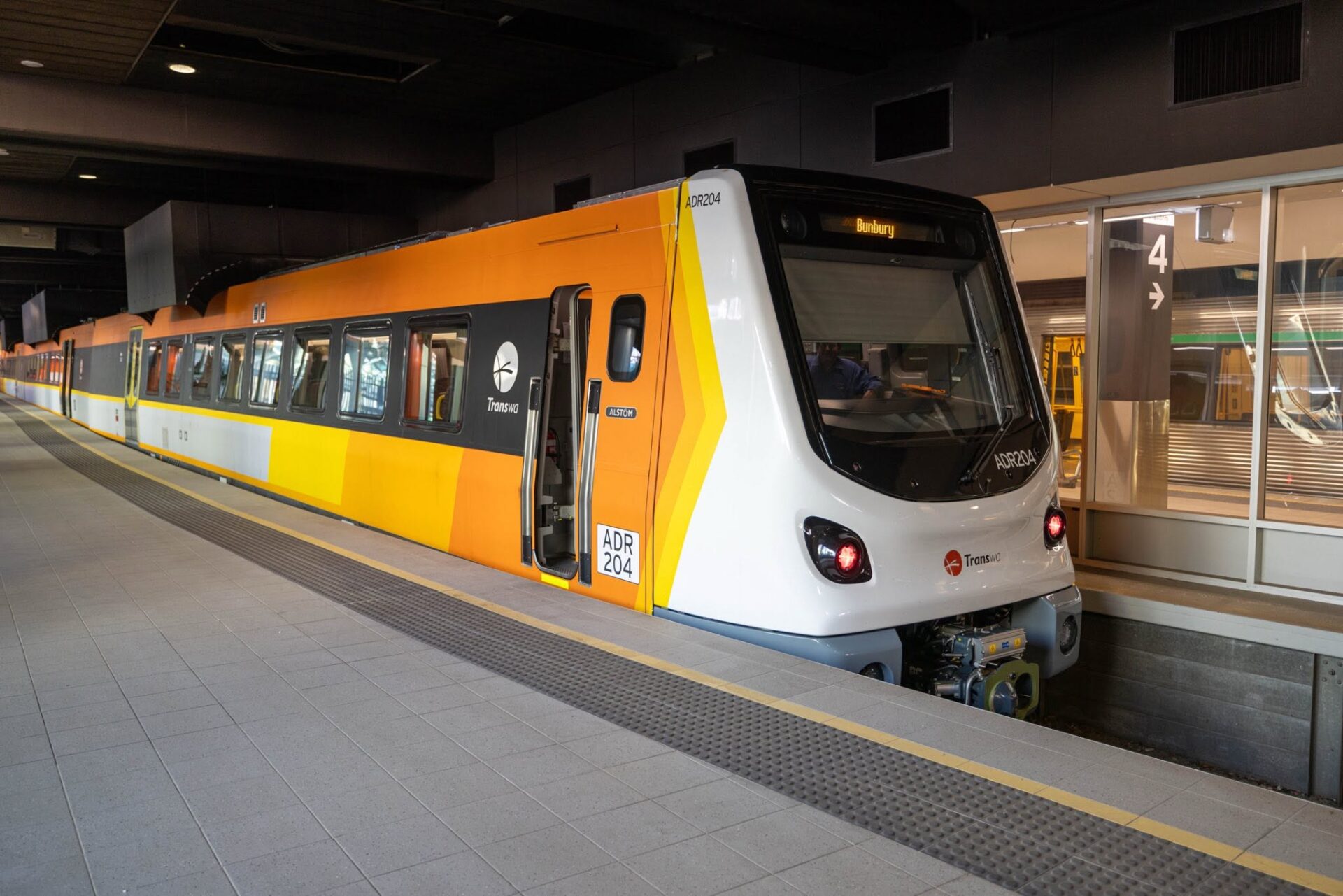 Australind-Train-exterior-1-1920x1281.jpg