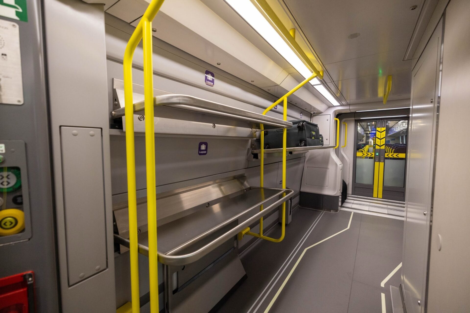 Australind-train-luggage-storage-1920x1281.jpg
