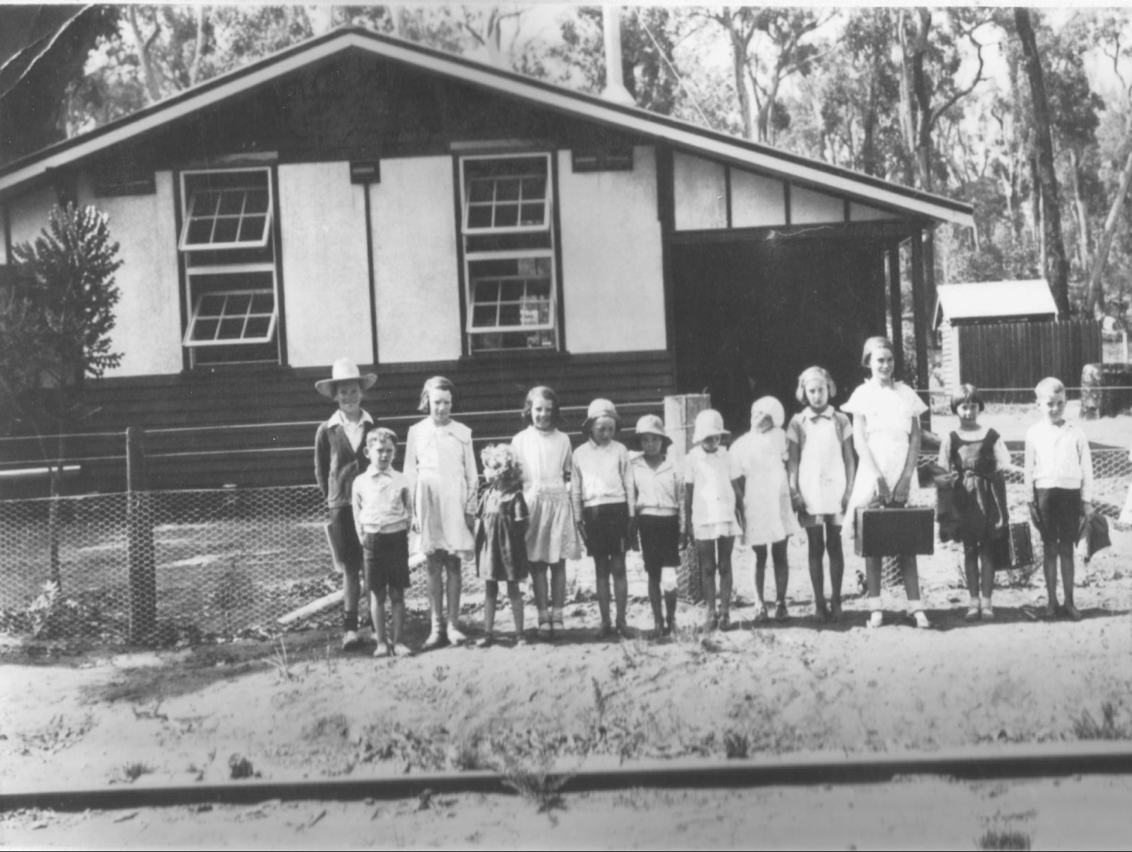 Tallanall-School-circa-1935-Credit-Lillian-Hoad-modified.jpg