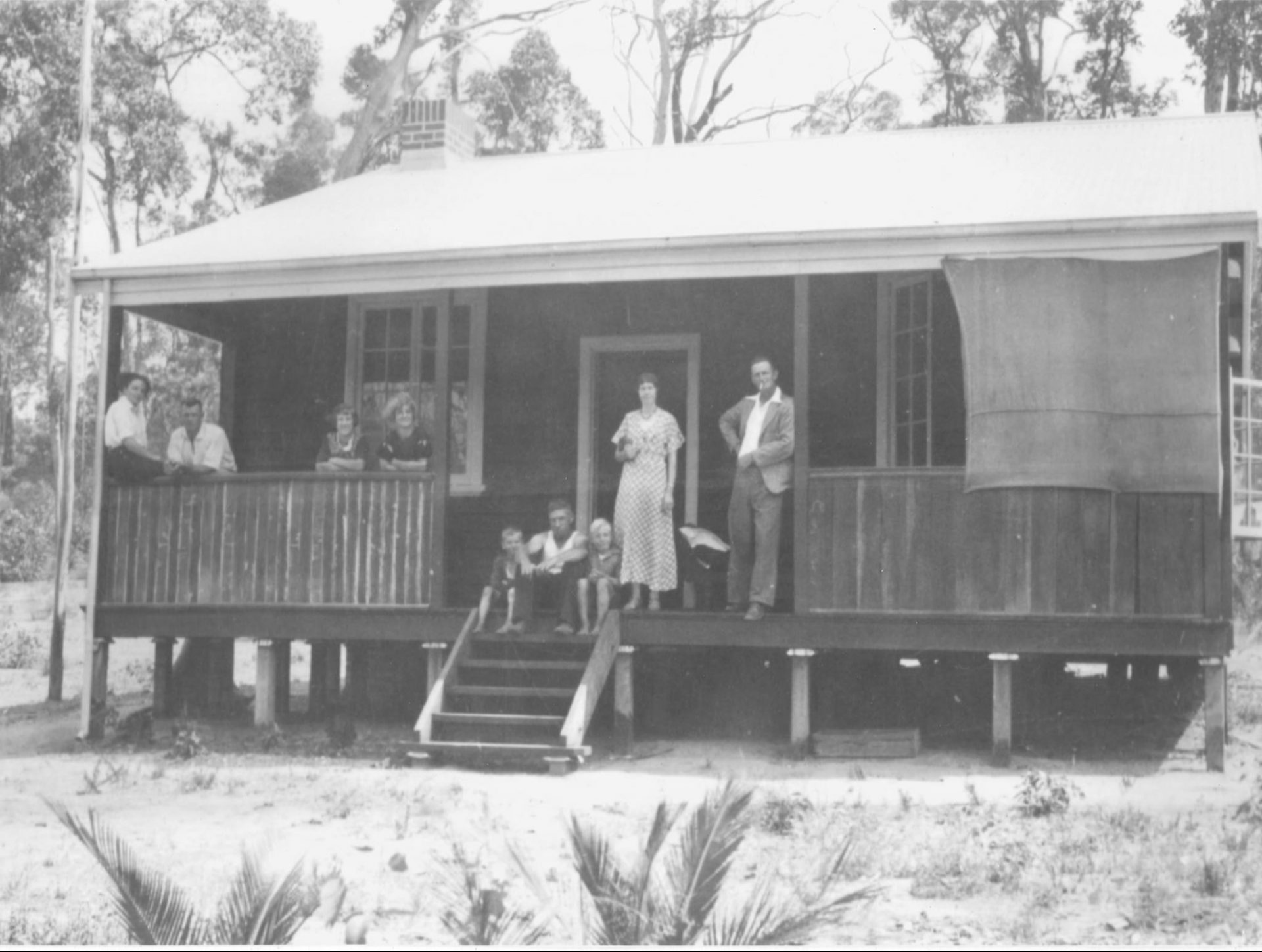 Wilshusen-Family-1940s-Tallanalla-1920x1449-modified.jpg