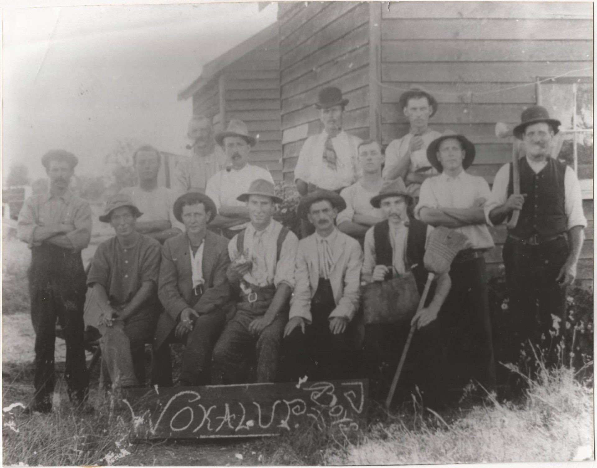 Wokalup-Timber-Yard-workers-circa-1930s-Credit-Kitty-King-and-Harvey-History-Online-1920x1507.jpg