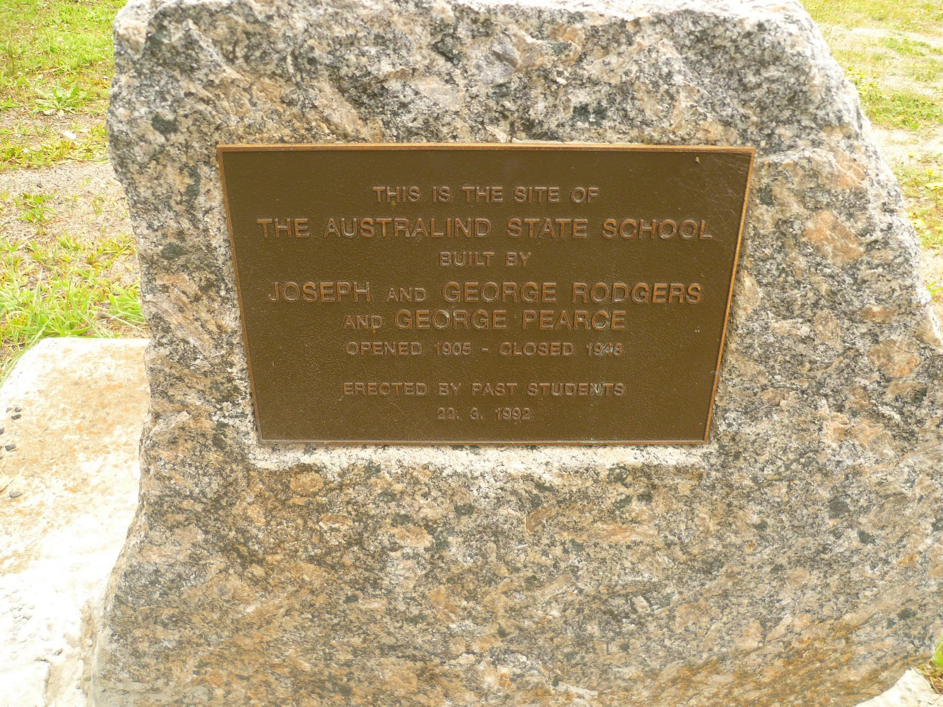 Australind-State-School-Plaque-1920x1440.jpg