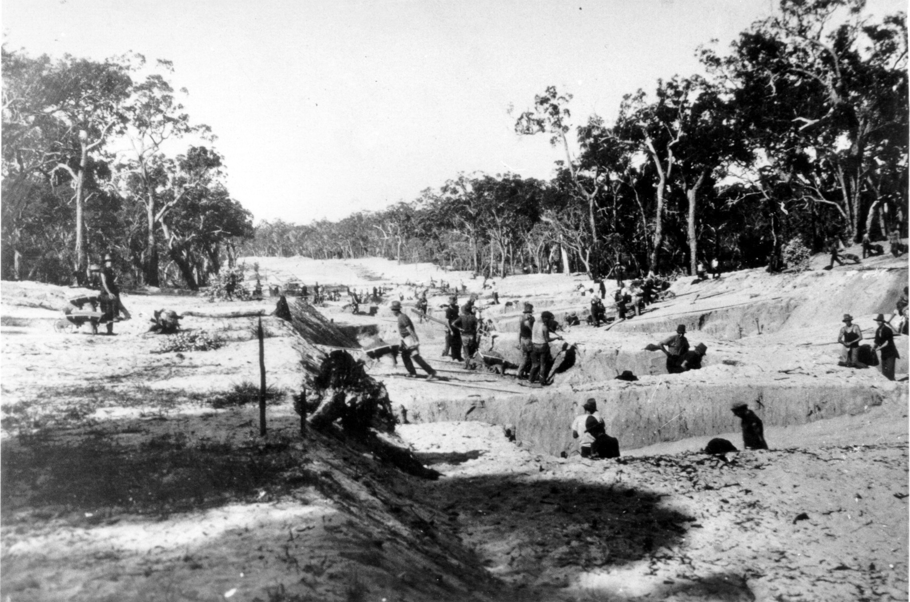 Building-the-Harvey-River-Diversion-in-1932-slwa_b1928009_1.jpg