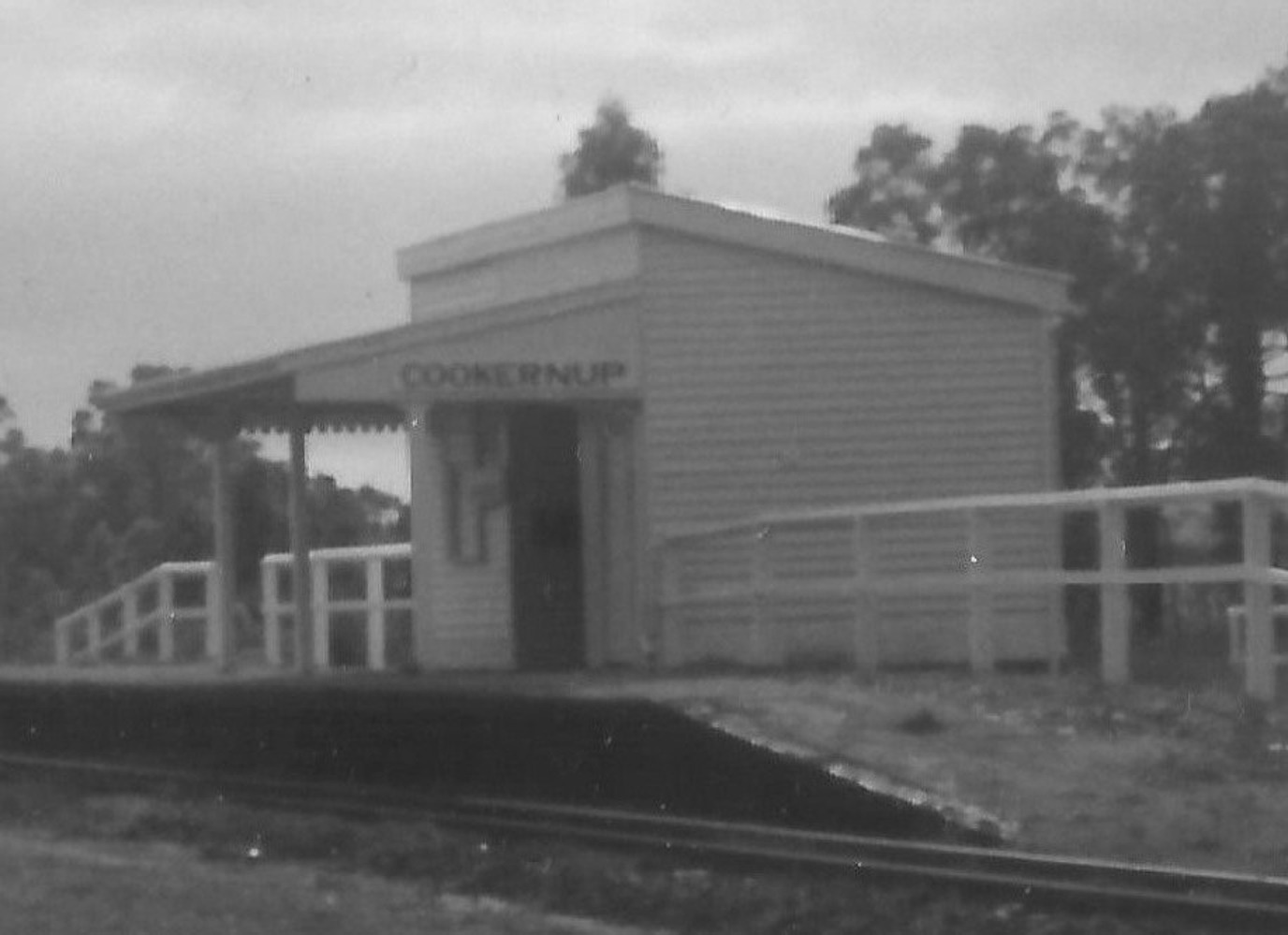 Cookernup-Railway-Station-BW.jpg