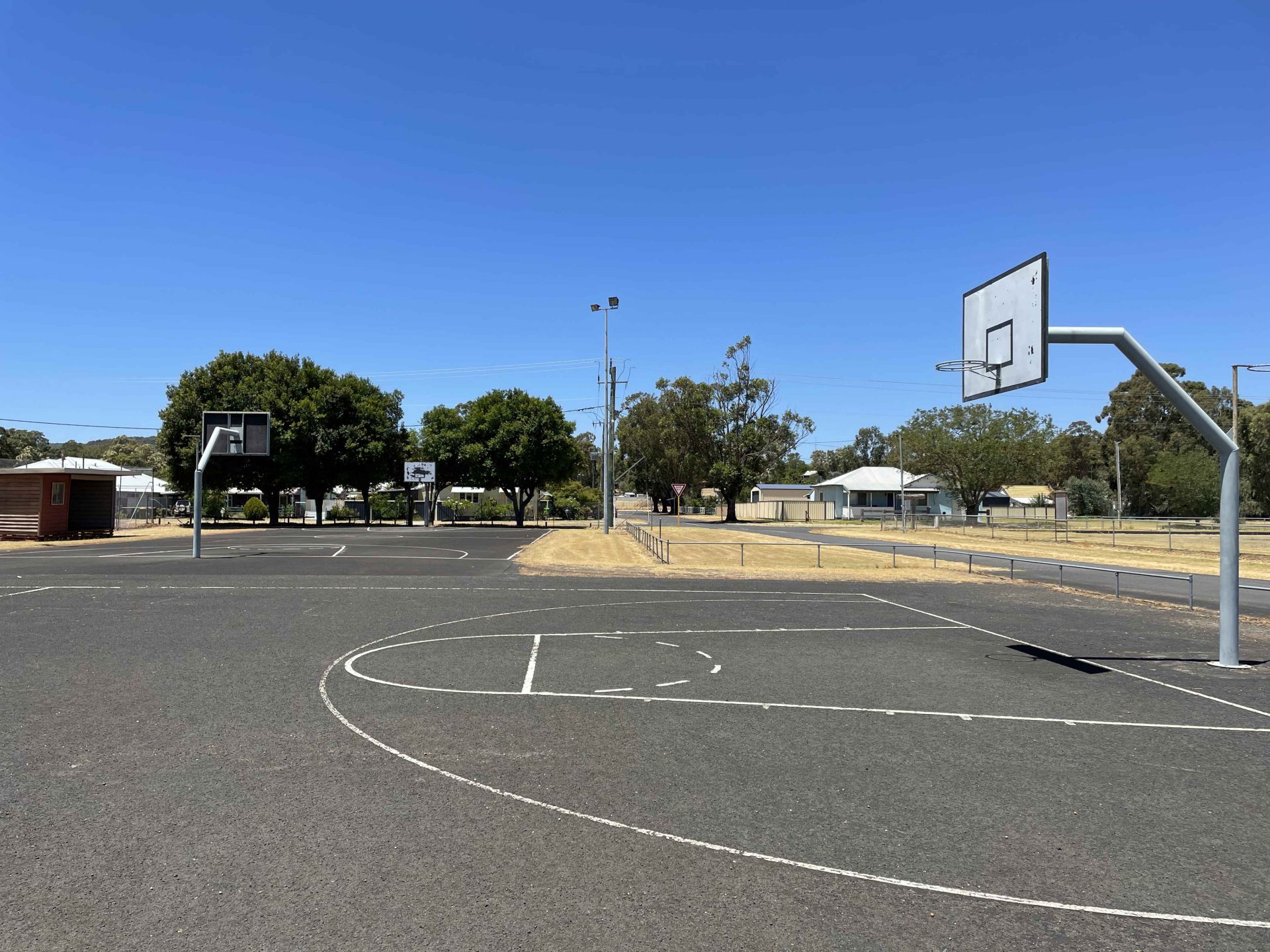 yarloop-Rec-Ground-basketball-courts-1920x1440.jpg