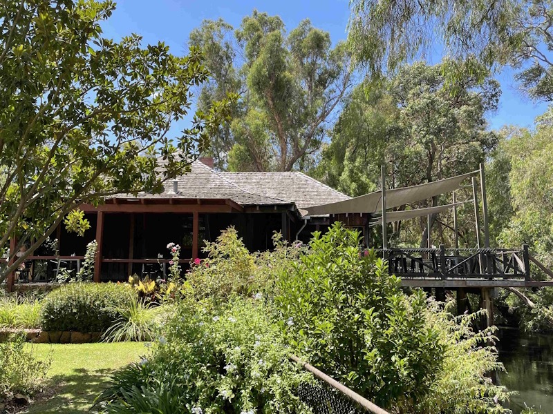 Stirling-Cottage-lR-bTrail.jpg