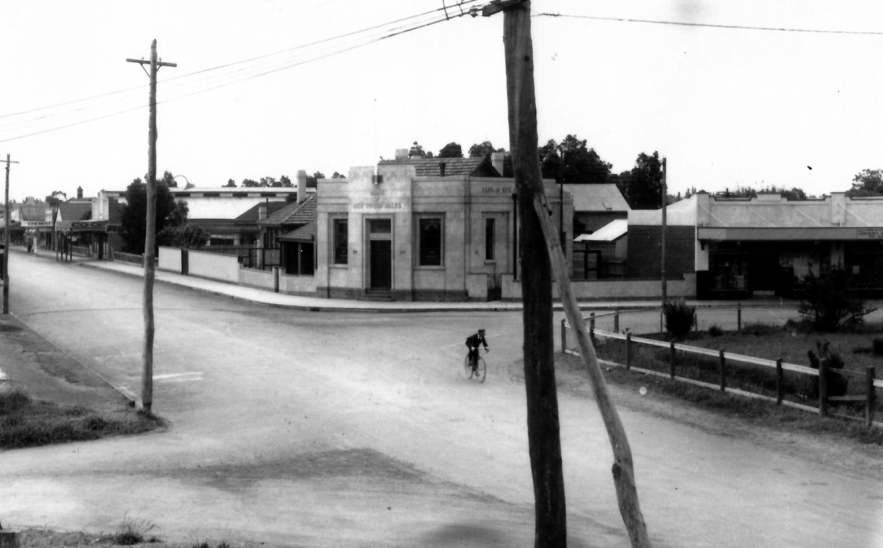 Westpac-bank-139-or-1940s-with-Lone-cyclist-BW.jpg