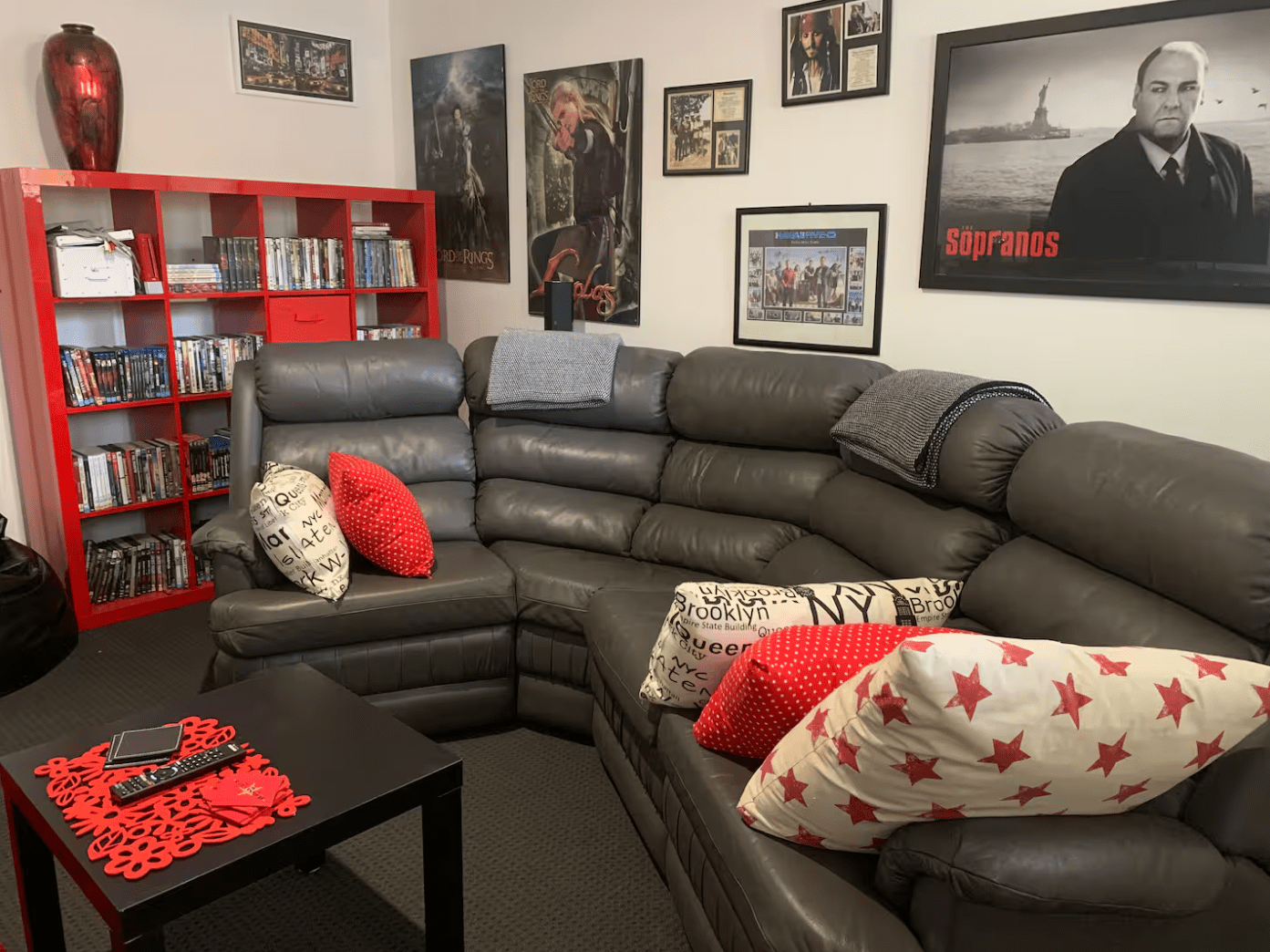 Entertainers-Delight_Cinema-Room.png