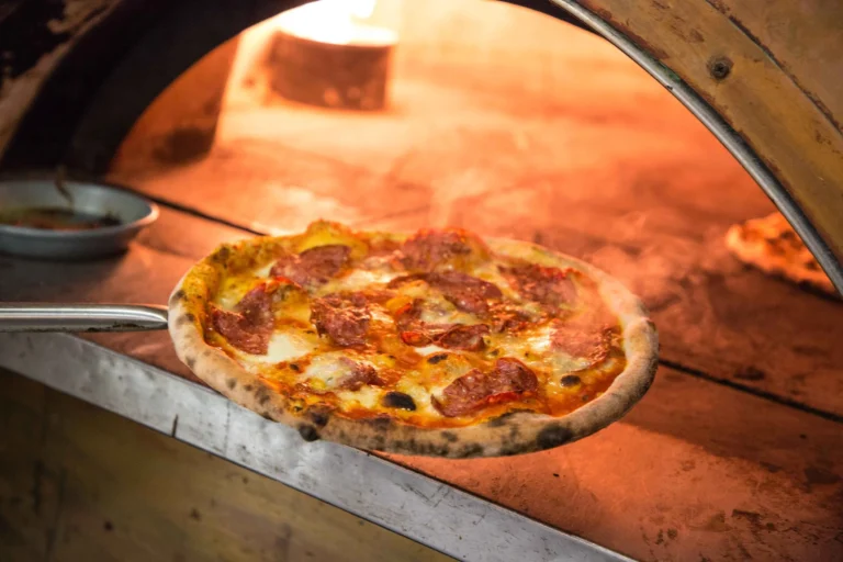 Pizza+Striaght+from+the+Oven+(2)