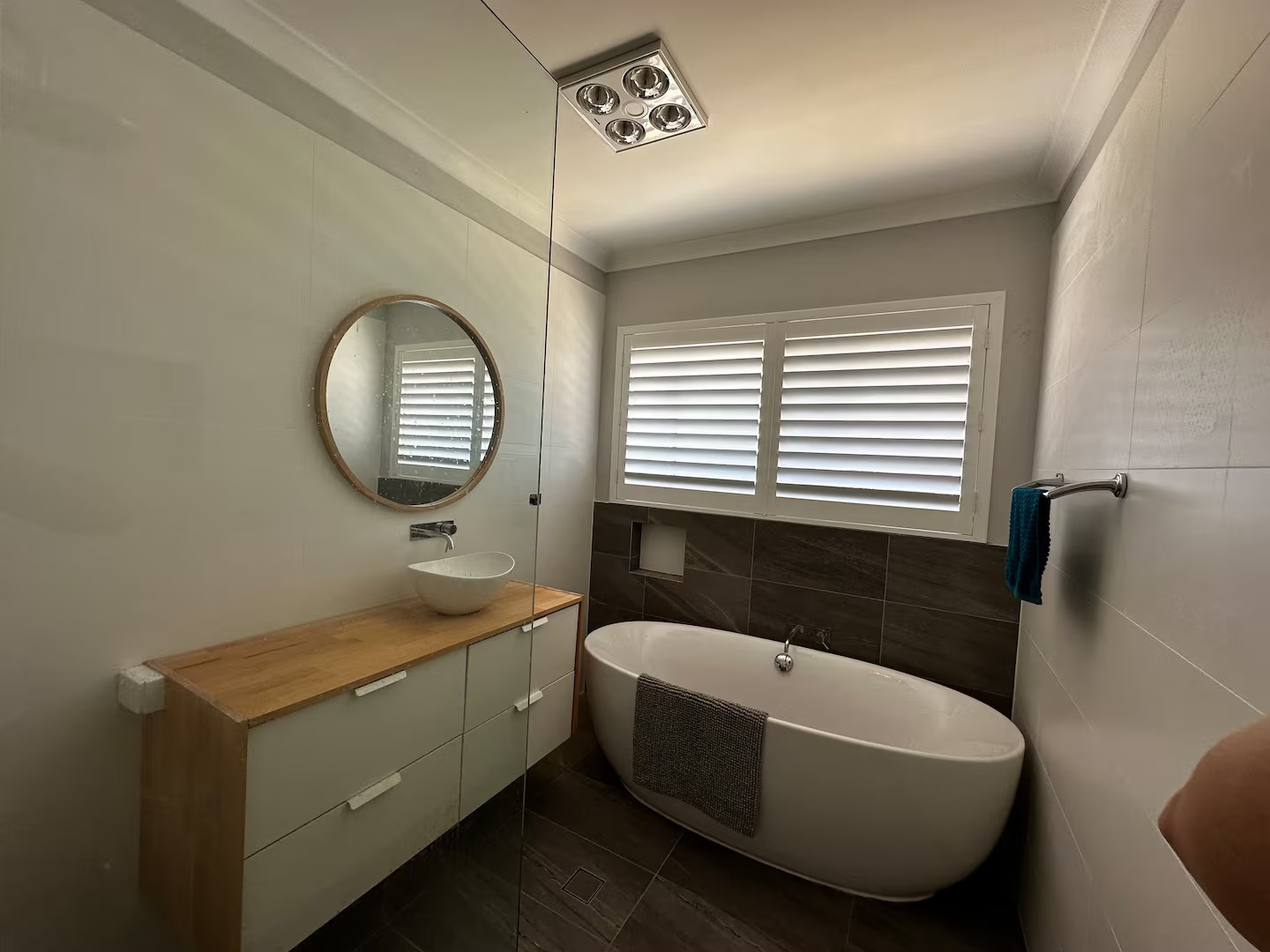 Binningup-Beach-Front-Bathroom.jpg