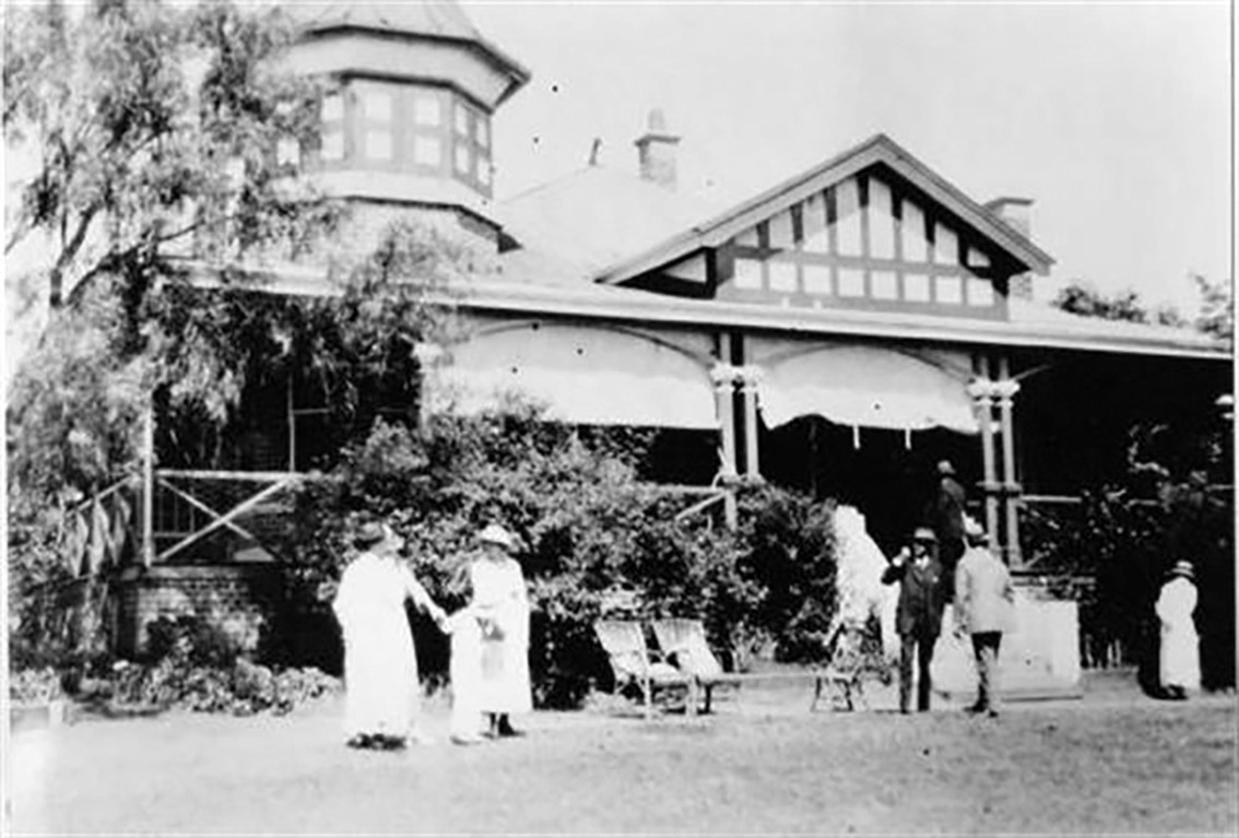 Wedderburn-Park-Credit-Harvey-History-Online.jpg