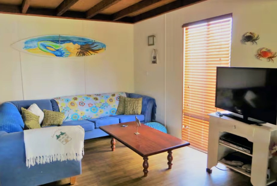 Binningup-Beach-Shack-Living-2.jpg