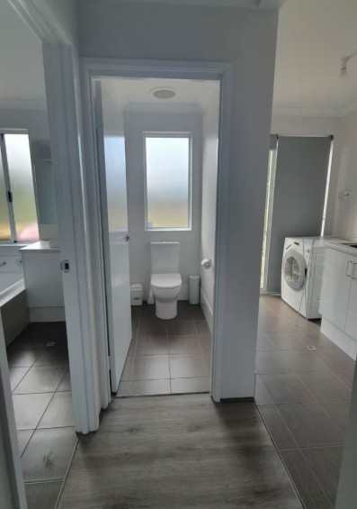 Lakeside-Holiday-Home-Myalup-Laundry-Toilet-and-Bathroom.jpg