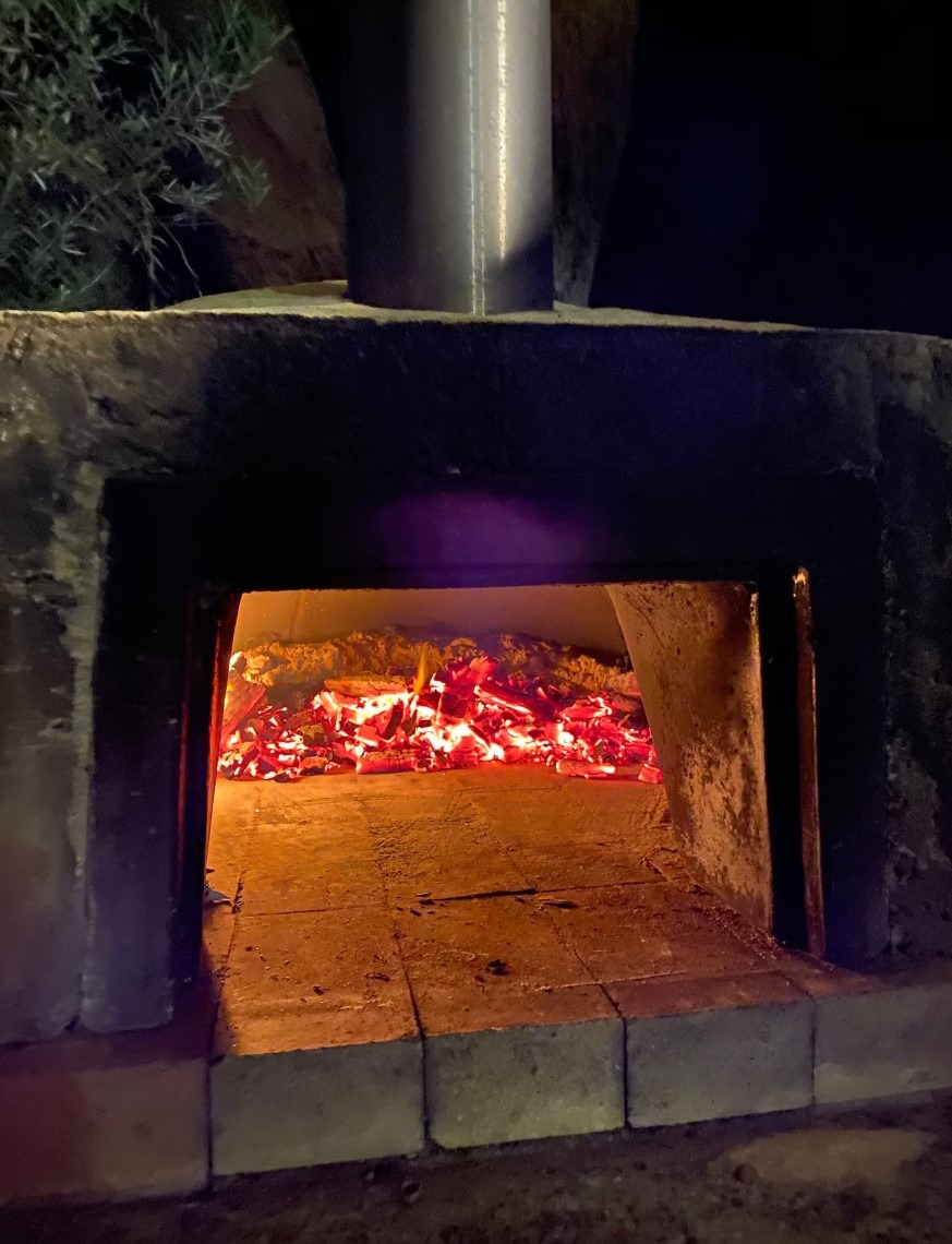 Myalup-Beach-Holiday-House-pizza-oven.jpg