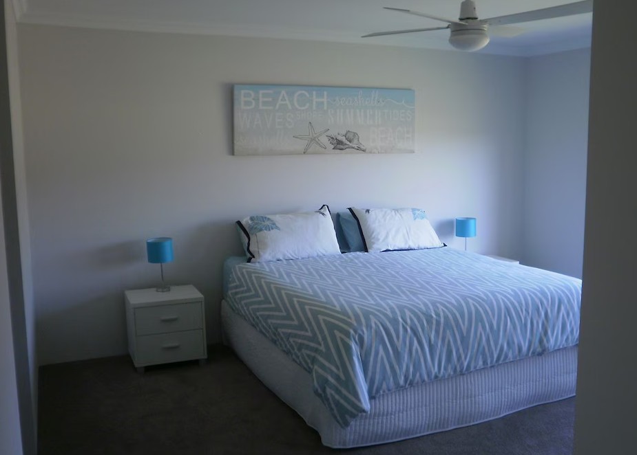 Valentine-Beach-House-Bedroom.jpg