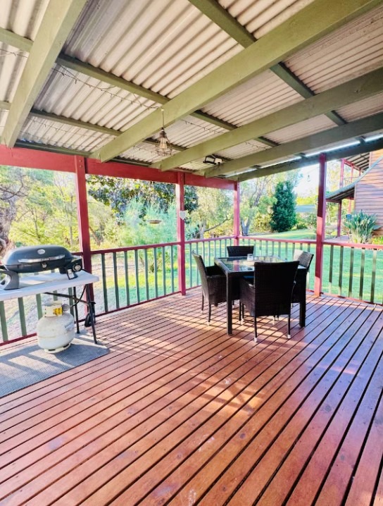 Estuary-Cottage-deck-with-bbq-.jpg