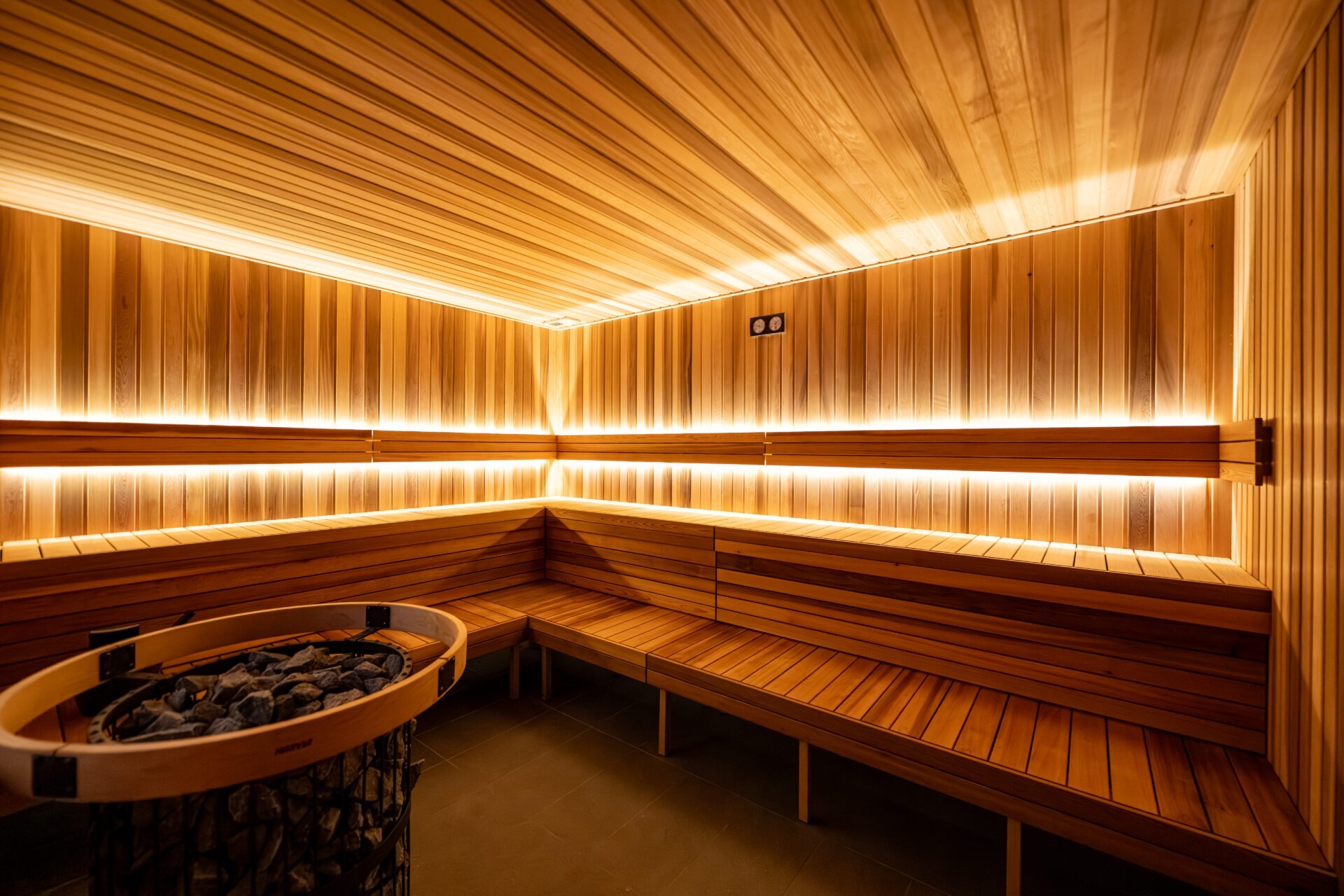 Zinc-Wellness-Traditional-Sauna-HendersonPhotographics-1920x1280.jpg