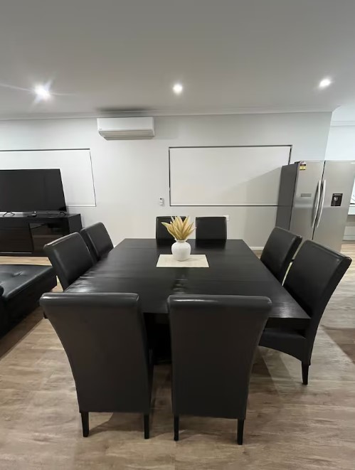 Indus-Holiday-House-Dining.jpg