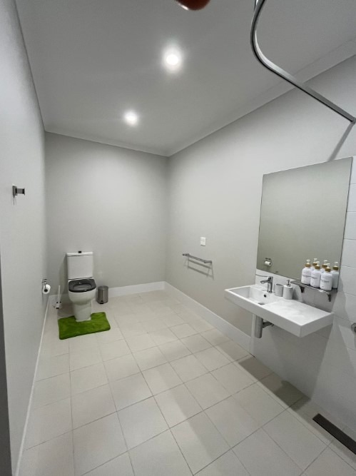 Indus-Holiday-House-master-bathroom.jpg