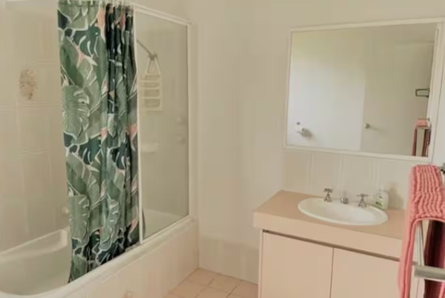 Weaver-House-bathroom-2.jpg