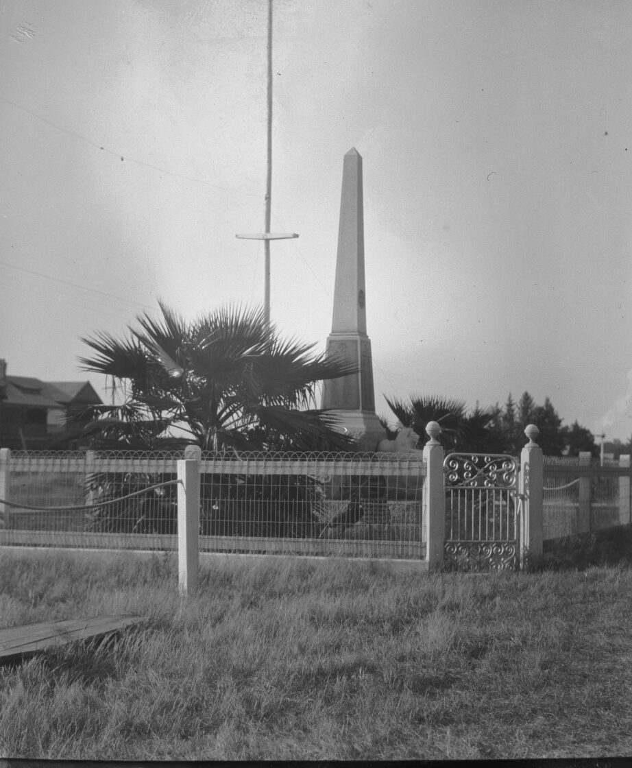 Yarloop-War-Memorial.-Credit-Truth-Newspaper-Collaction-slwa_b2455599_1-e1780193339118.jpg