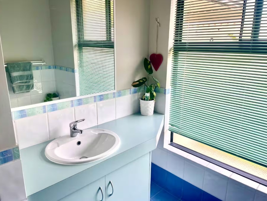 Binningup-Beach-Bush-Retreat-Bathroom.jpg