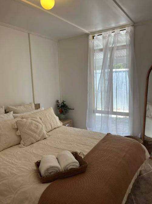 Coastal-Haven-Cottage-Queen-bedroom-2.jpg