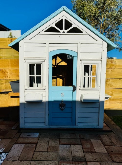 Coastal-Haven-Cottage-kids-cubbyhouse.jpg