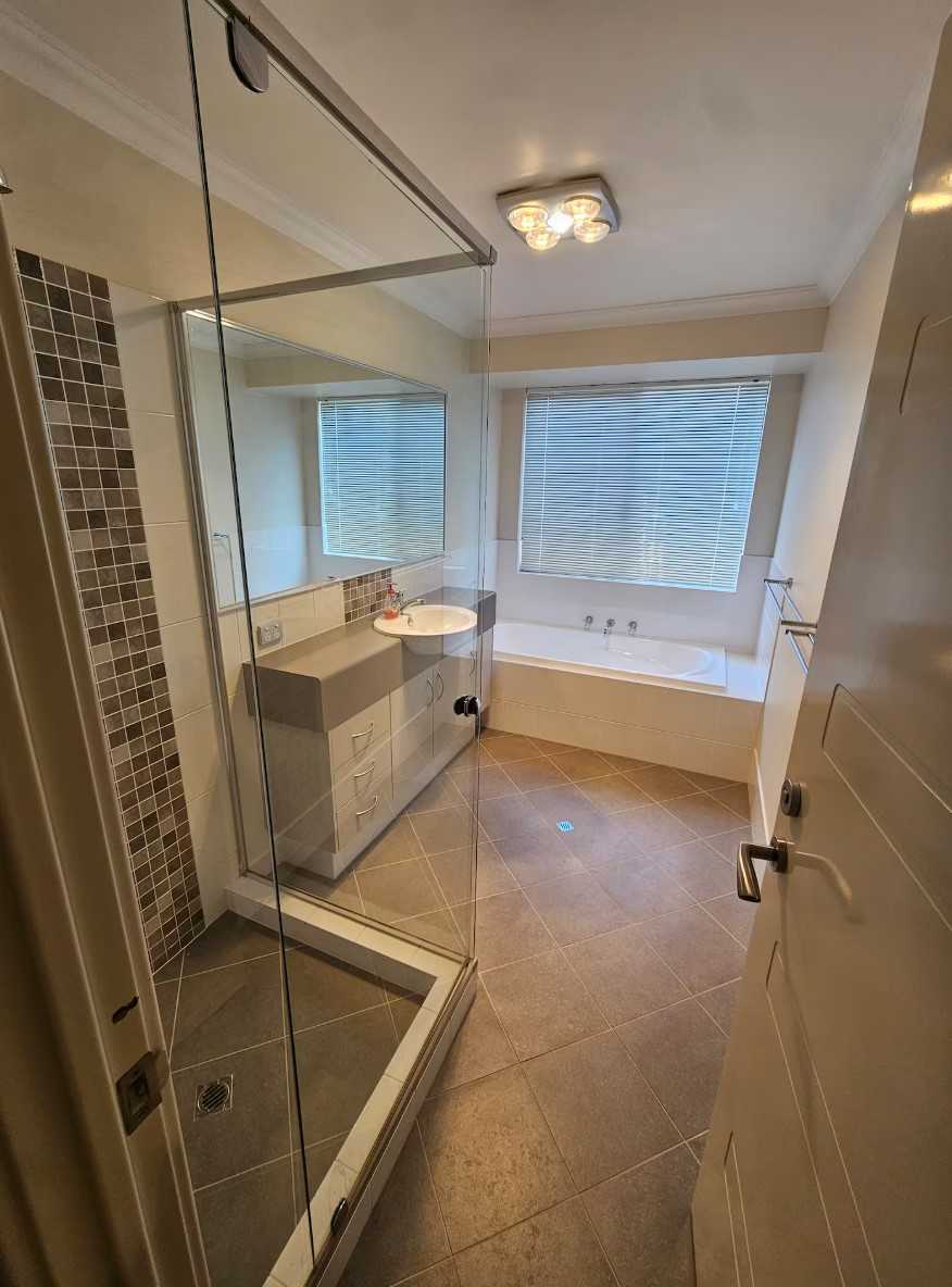 Montan-Holiday-House-Bathroom.jpg