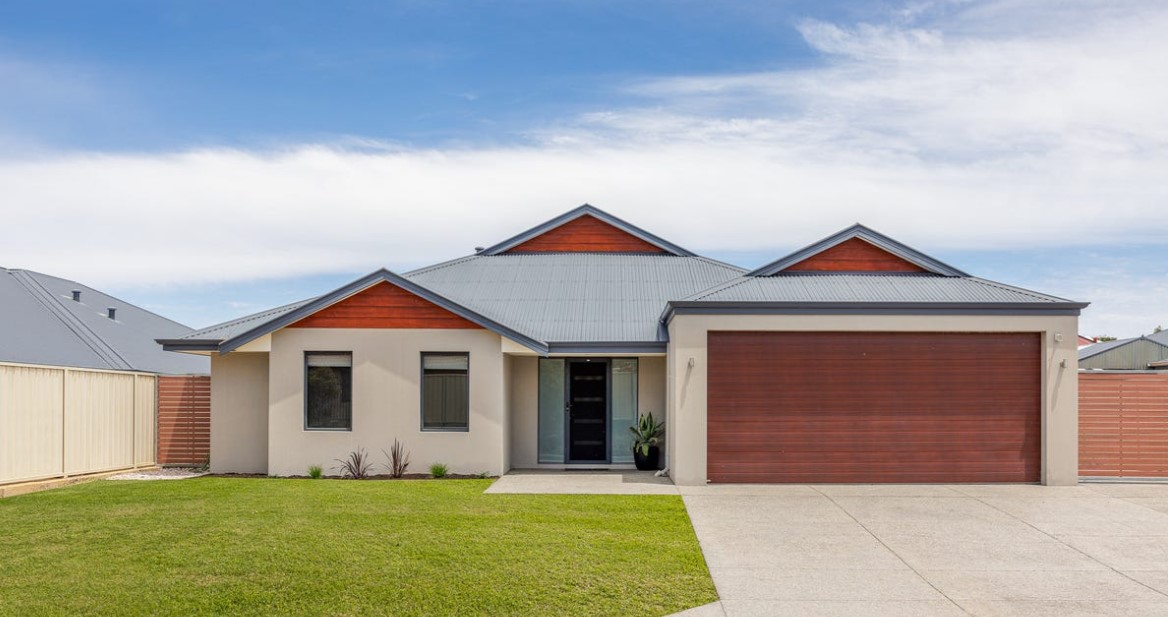 Montan-Holiday-House-exterior.jpg